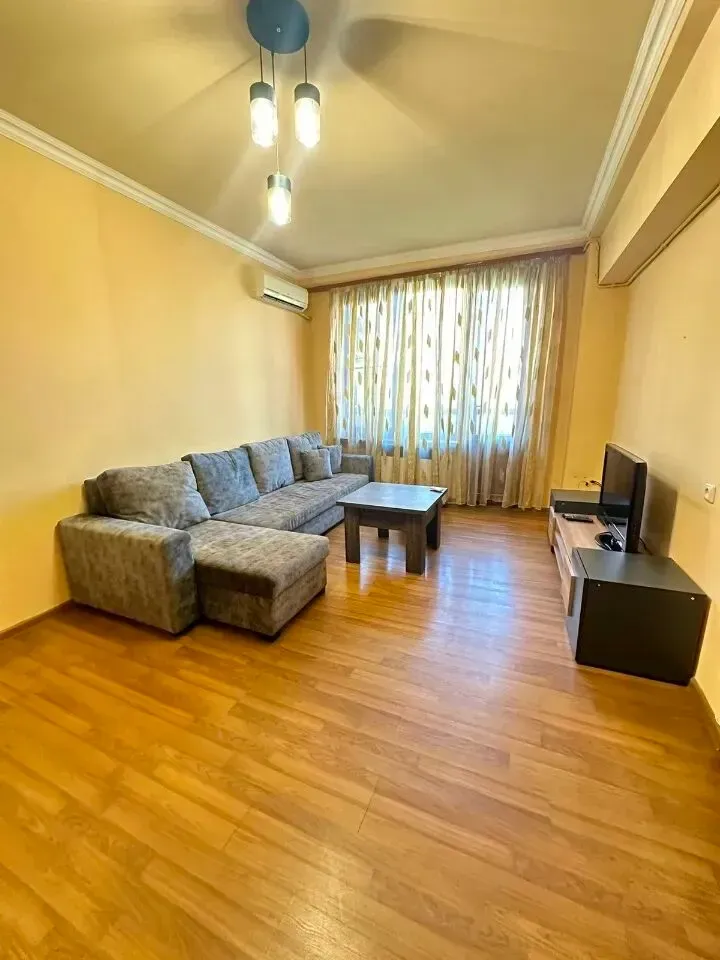 2-սենյականոց բնակարան, Կենտրոն, 45 քմ, 8/12 հարկ — լուսանկար 1