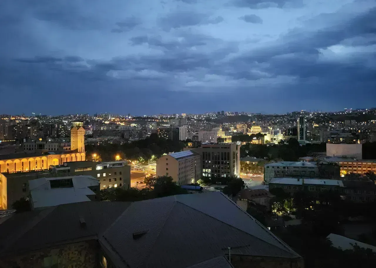 2-սենյականոց բնակարան, Կենտրոն, 70 քմ, 13/15 հարկ — լուսանկար 12
