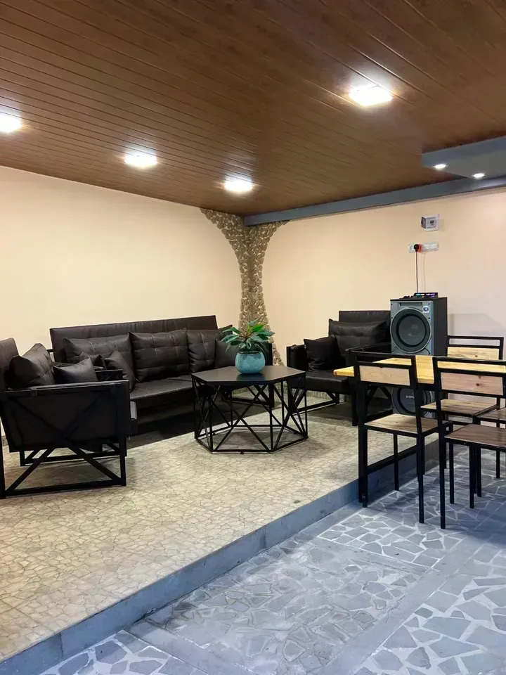 Հյուրատուն, Պտղնի, 100 քմ, մինչև 25 հյուր — լուսանկար 2