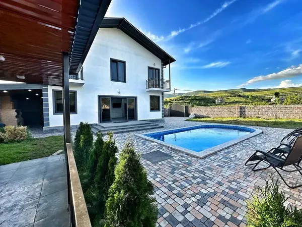 Հյուրատուն, Գառնի