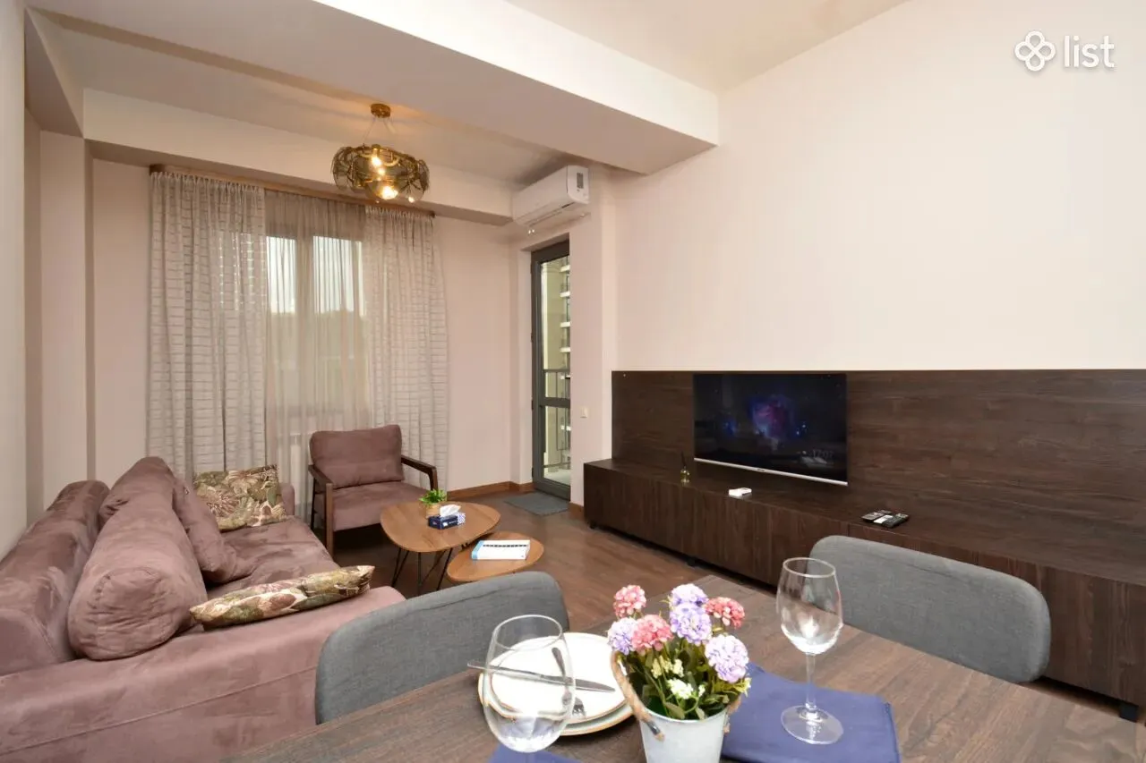 2-սենյականոց բնակարան, Կենտրոն — լուսանկար 1