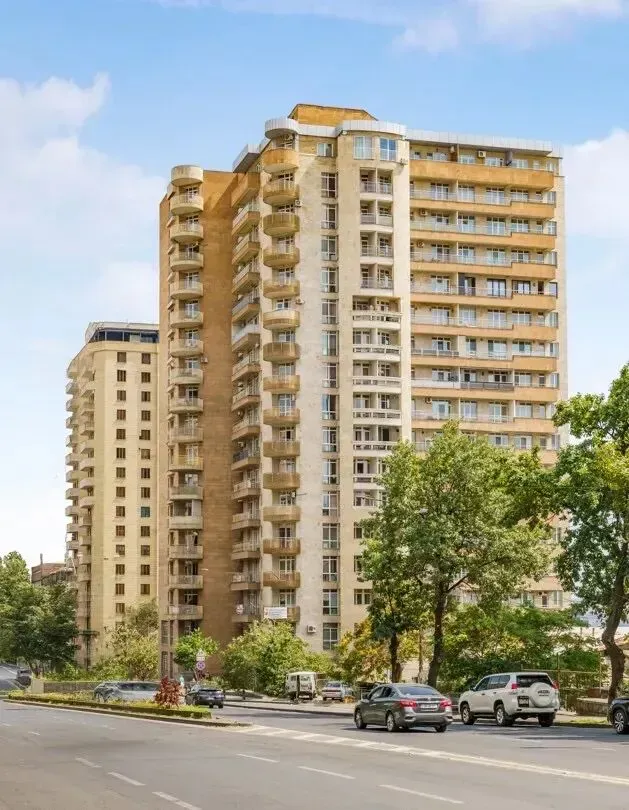 3-սենյականոց բնակարան, Կենտրոն, 115 քմ, 6/17 հարկ — լուսանկար 1