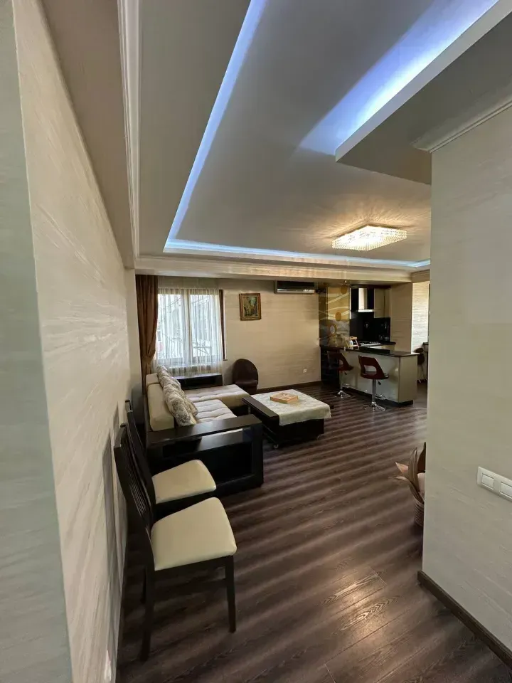 3-սենյականոց բնակարան, Կենտրոն, 70 քմ, 4/14 հարկ — լուսանկար 2