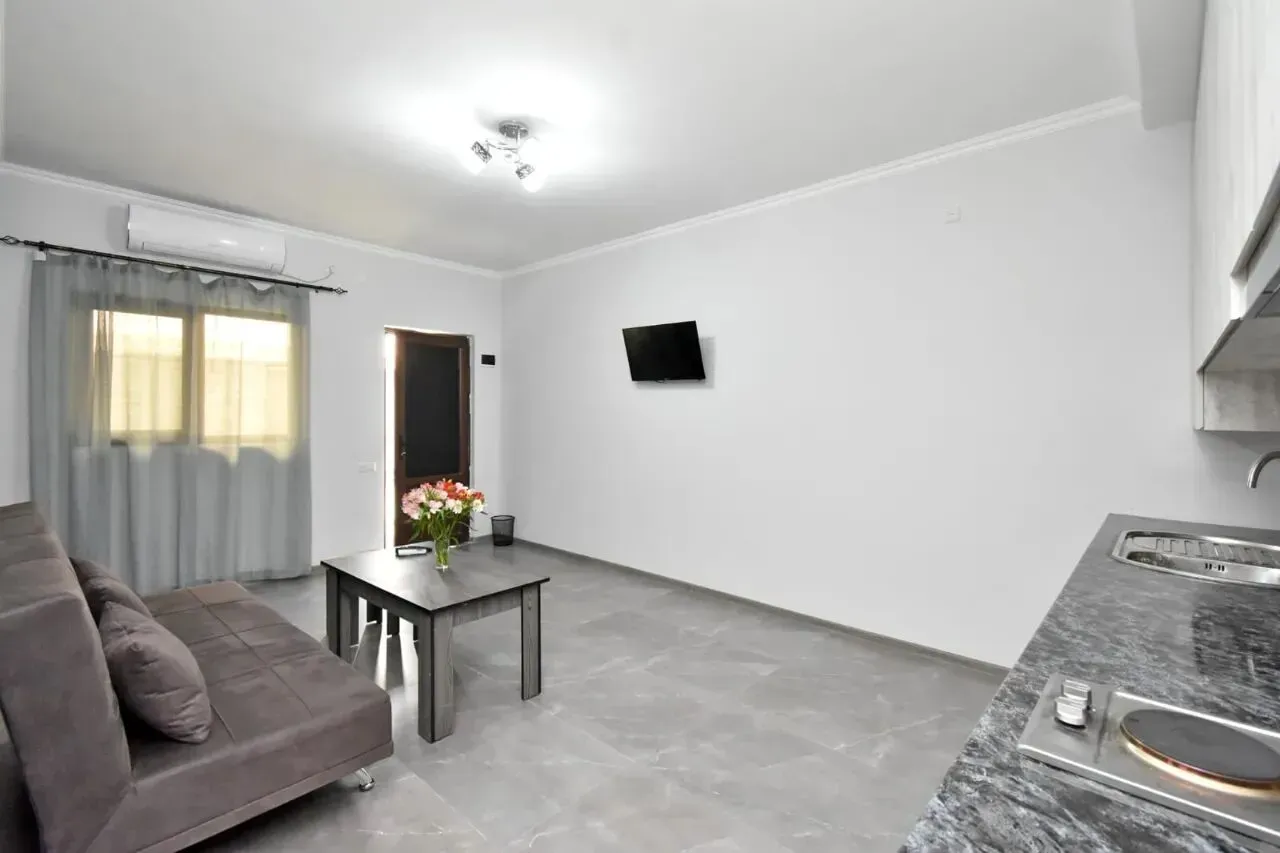 2-սենյականոց բնակարան, Թաիրով, 45 քմ, 1/2 հարկ — լուսանկար 1
