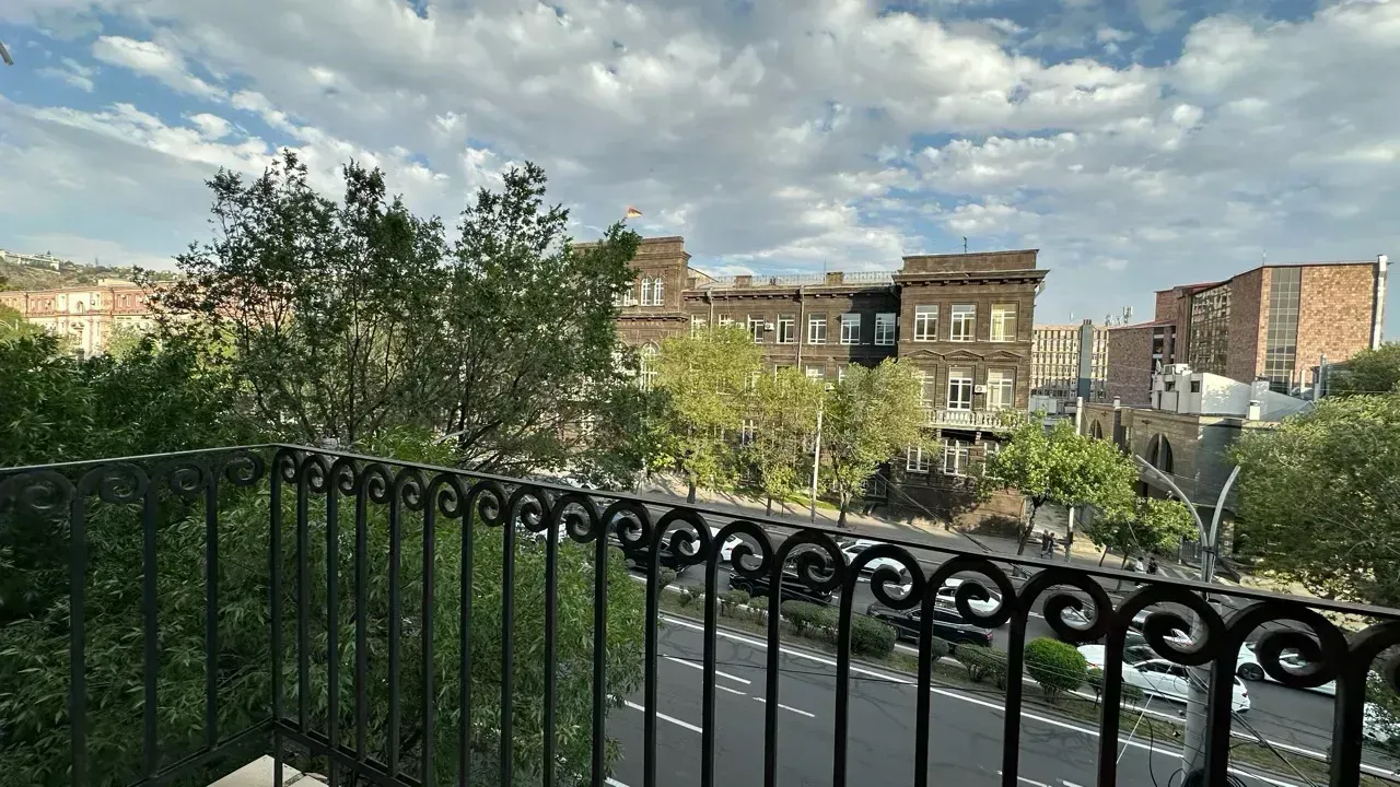 2-սենյականոց բնակարան, Կենտրոն, 61 քմ, 3/5 հարկ — լուսանկար 9