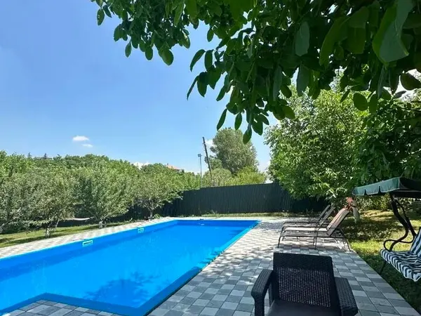 Առանձնատուն, Ձորաղբյուր