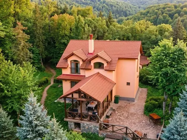 Հյուրատուն, Դիլիջան