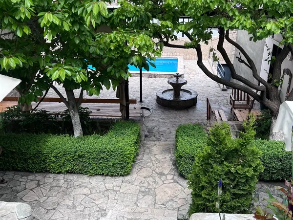 Առանձնատուն, Արաբկիր, 900 քմ, լողավազանով, մինչև 5 հյուր — լուսանկար 2