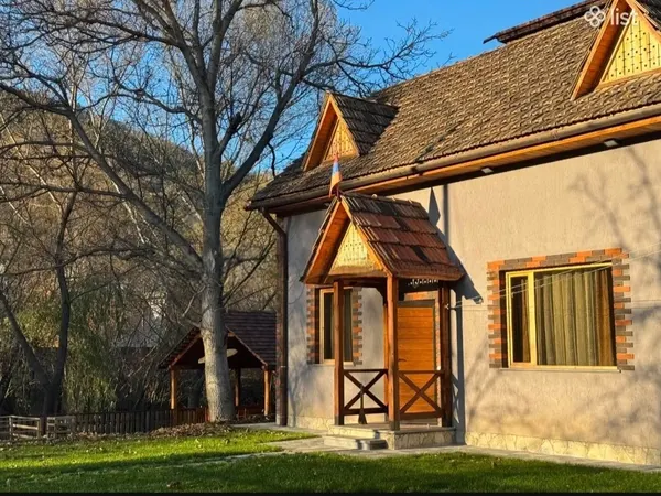 Առանձնատուն, Դիլիջան, 60 քմ, լողավազանով, մինչև 5 հյուր