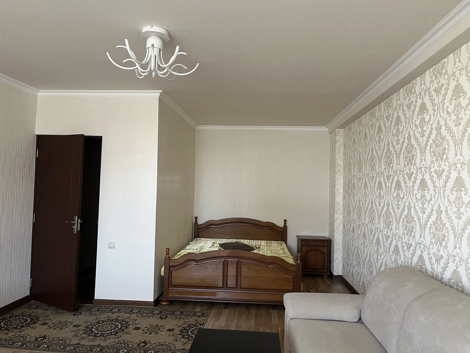 1-սենյականոց բնակարան, Կենտրոն, 50 քմ, 6/10 հարկ — լուսանկար 1
